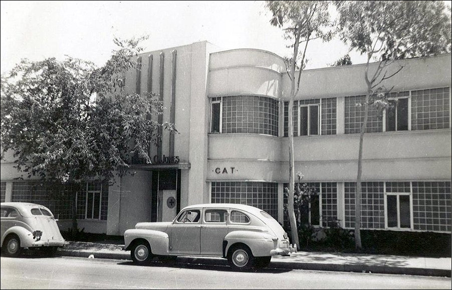 Jones Dog Cat Hospital in 1947